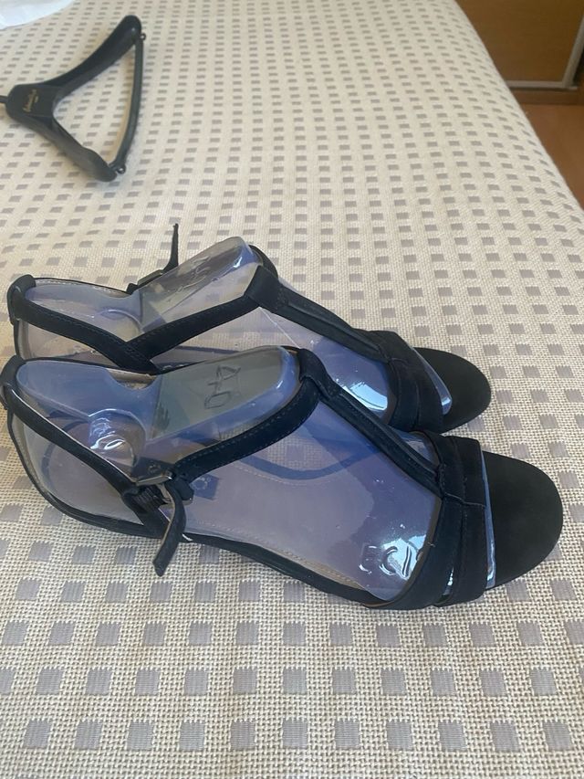 Sandalias ECCO negras usadas