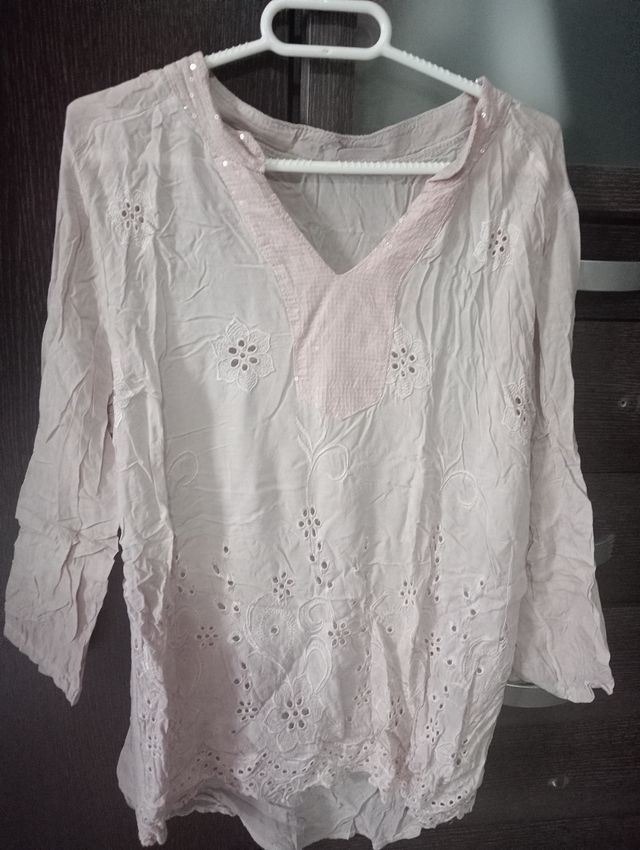 Blusa beige y rosa claro