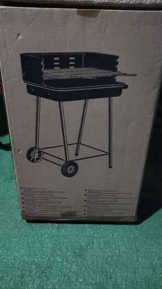 Barbacoa nueva de metal