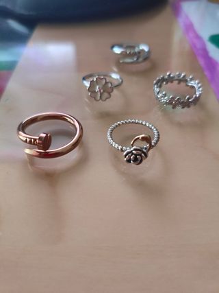 Anillos de acero, varias tallas.