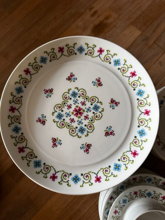 Vajilla BIDASOA porcelana vintage. 