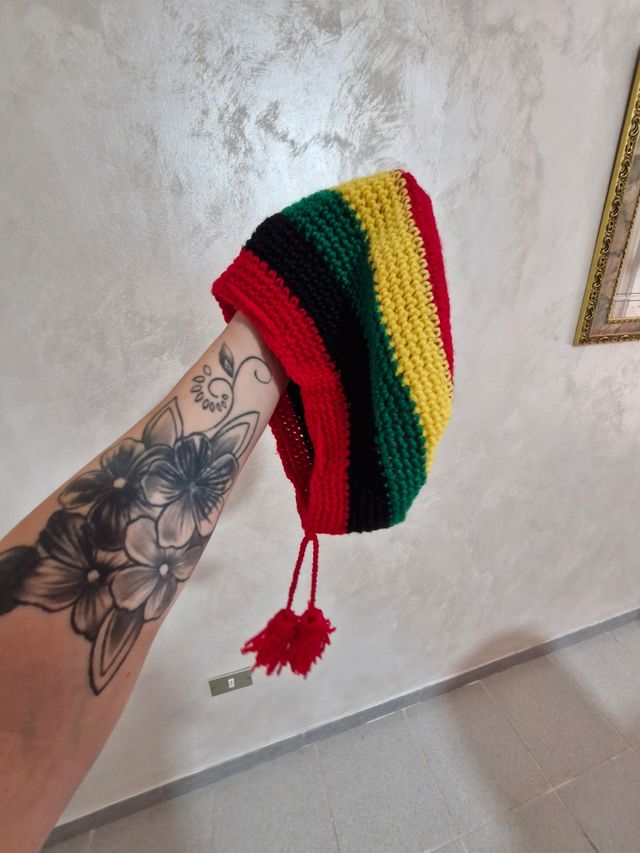 Cappello all'uncinetto reggae