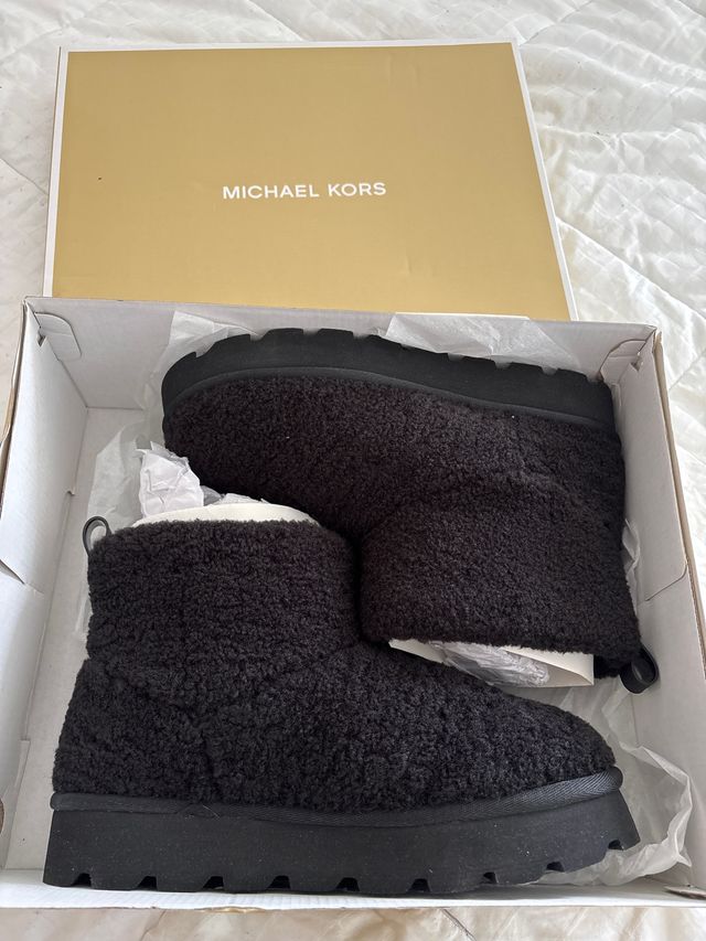 Botas Michael Kors negras, talla US 9.