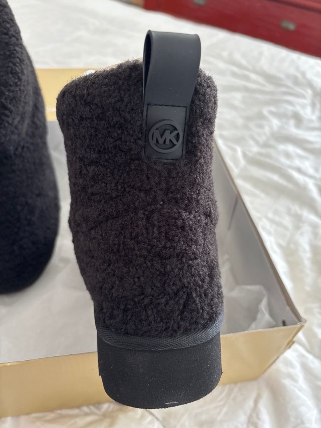 Botas Michael Kors negras, talla US 9.