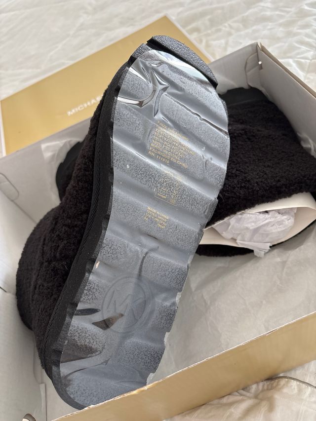 Botas Michael Kors negras, talla US 9.