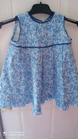 Vestido azul niña