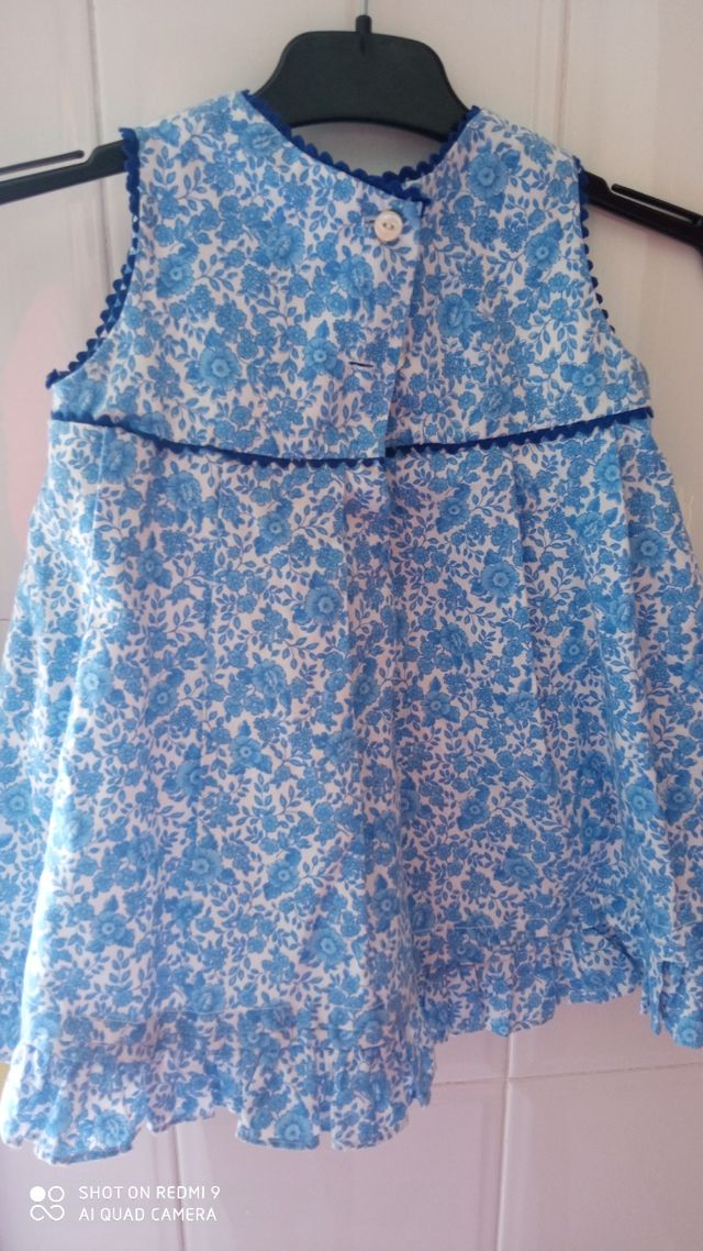 Vestido azul niña