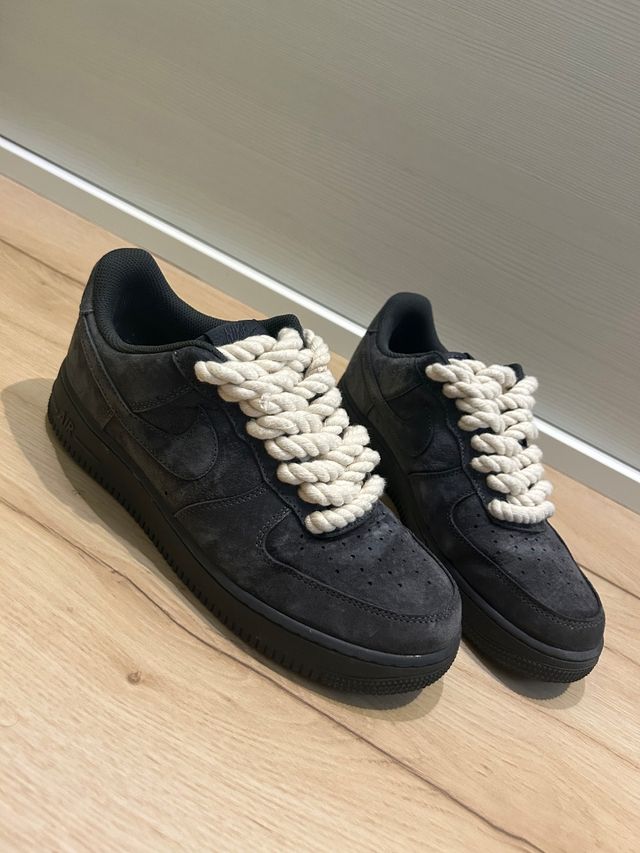 Nike Air Force 1 Gamuza Negra