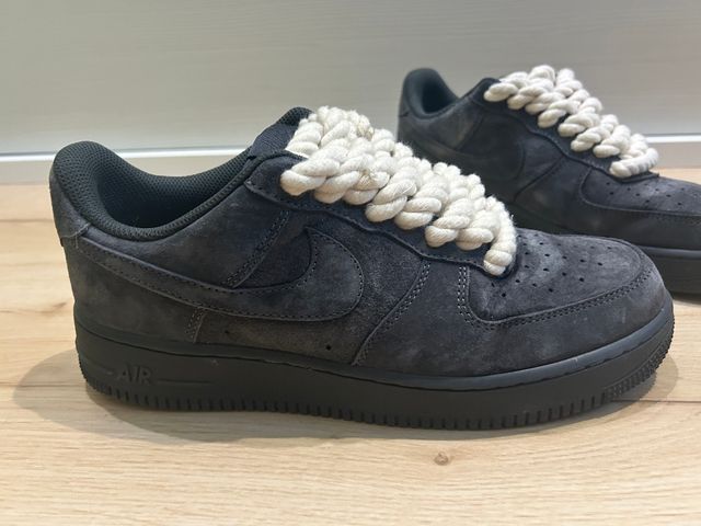 Nike Air Force 1 Gamuza Negra