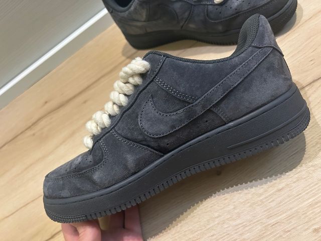 Nike Air Force 1 Gamuza Negra