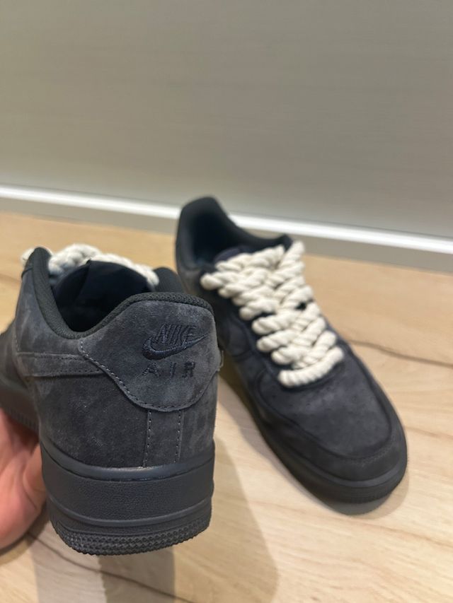 Nike Air Force 1 Gamuza Negra