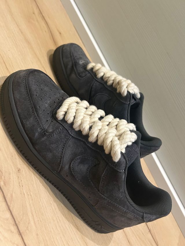 Nike Air Force 1 Gamuza Negra