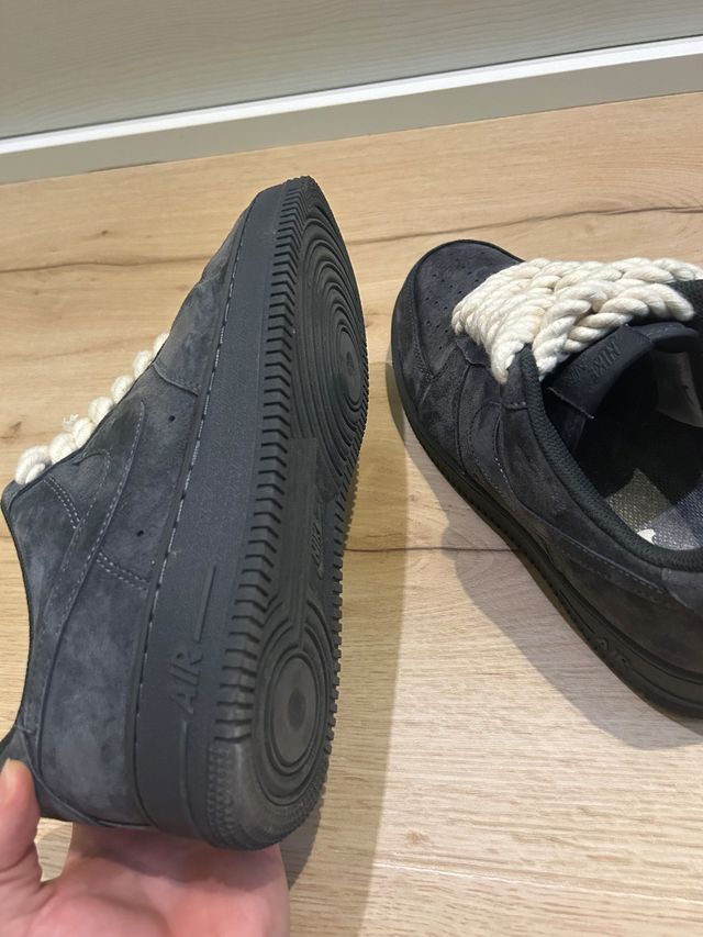 Nike Air Force 1 Gamuza Negra