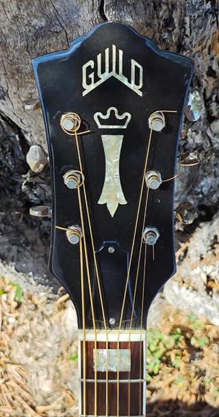 Guitarra Guild F-47M Acústica