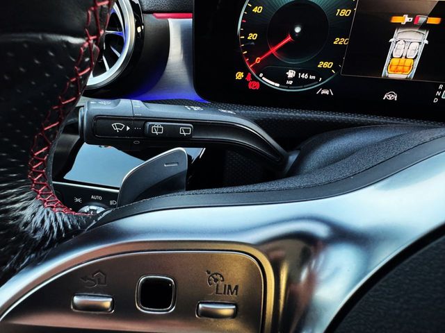 Mercedes CLA 180 SHOOTING BRAKE AUTOMÁTICO con TECHO SOLAR, FULL EQUIP!