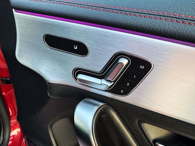 Mercedes CLA 180 SHOOTING BRAKE AUTOMÁTICO con TECHO SOLAR, FULL EQUIP!