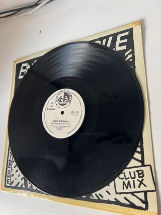 Disco de vinilo Enzo avitable black out música