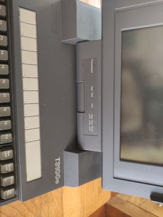 Toshiba T3100e - Portátil antiguo para reparar 
