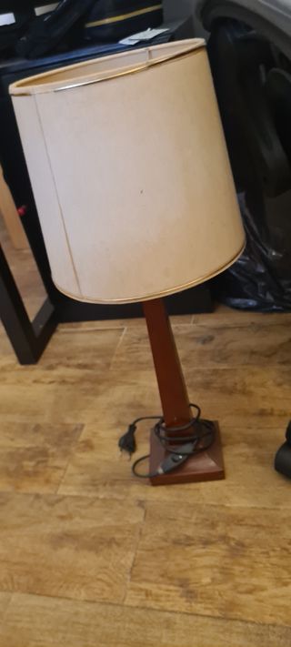 Lámpara mesa vintage madera beige