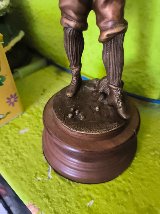 Escultura niño bronce