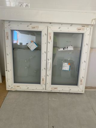 Ventana PVC blanca oscilobatiente