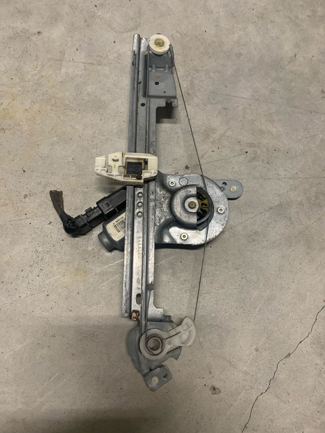 Elevalunas trasero derecho Renault Scenic