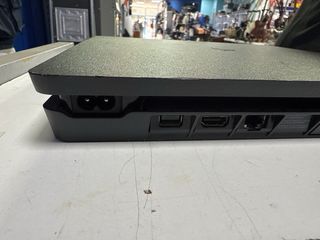 PS4 (PlayStation 4) 1TB