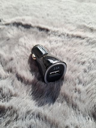 Caricabatterie USB da Auto 2.1A Vivanco