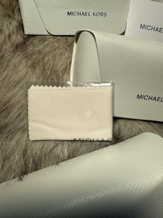 5 Fundas  Gafas Michael Kors Blancas originales