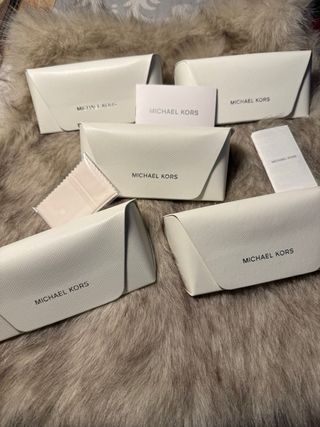 5 Fundas  Gafas Michael Kors Blancas originales