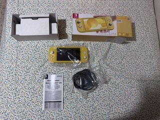 Nintendo Switch Lite amarilla