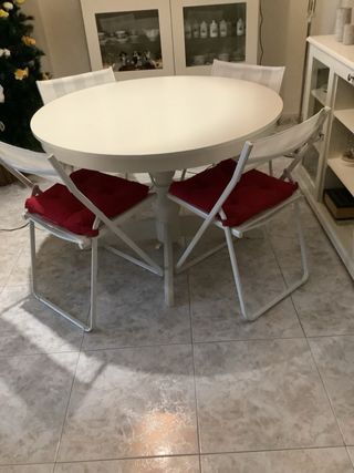Mesa redonda extensible de comedor - 4 sillas