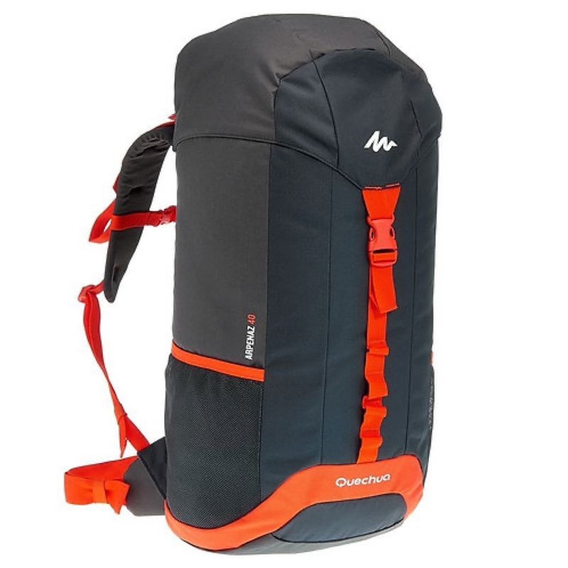 Mochila Quechua Arpenaz 40 de segunda mano por 30 EUR en Granada