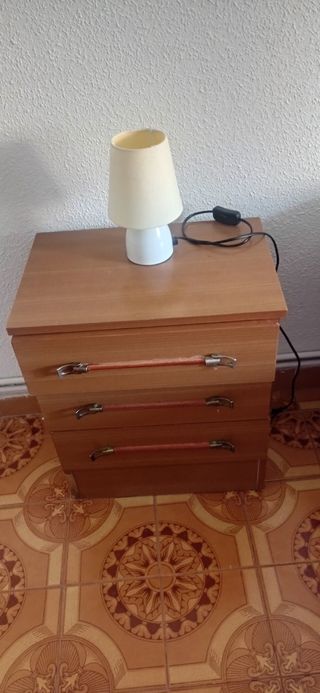 Mesita noche madera marrón