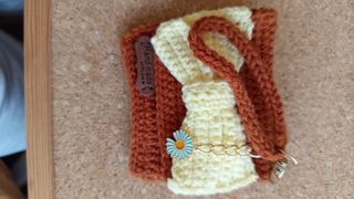 Monedero aGanchillo-crochet marrón-amarillo