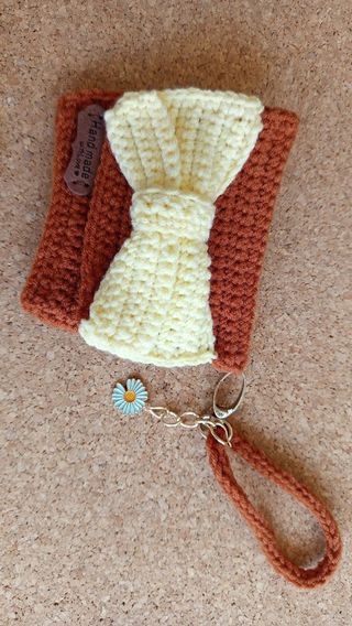 Monedero aGanchillo-crochet marrón-amarillo