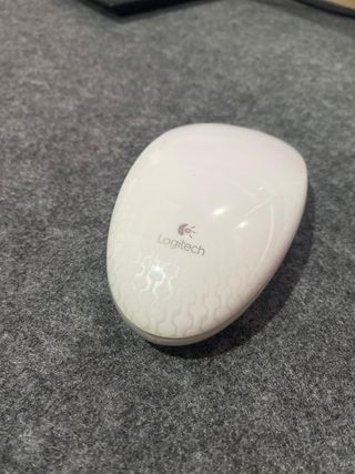 Ratón Logitech inalámbrico blanco