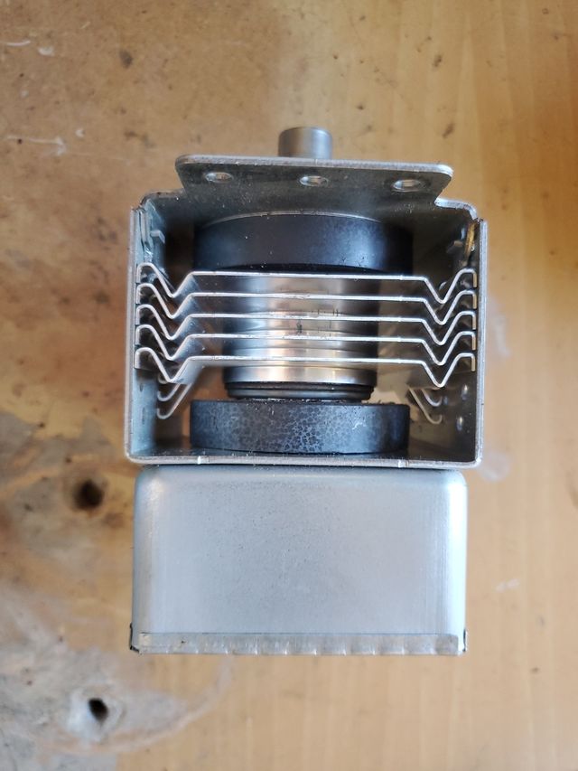 Magnetron microondas