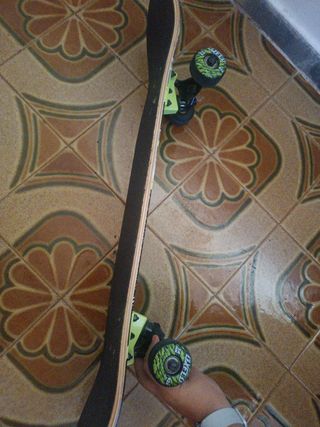 Monopatín Axelo Skateboard