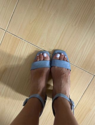 Sandalias tacón azul