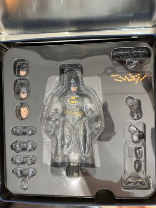 Figura Batman Sovereign Knight- Mezco