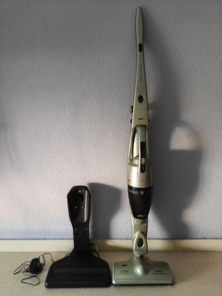 Aspiradora escoba Ufesa Practic 12V