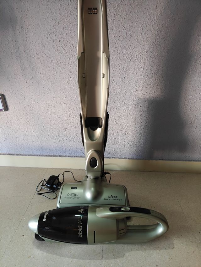 Aspiradora escoba Ufesa Practic 12V