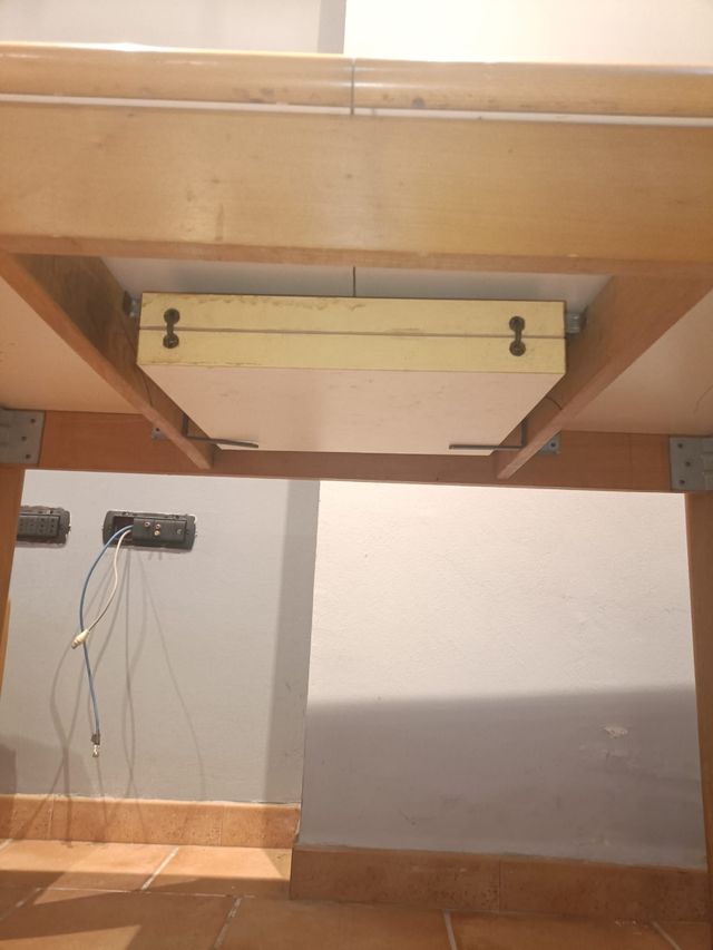 Tavolo rettangolare allungabile + 4 sedie