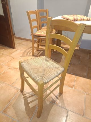 Tavolo rettangolare allungabile + 4 sedie 