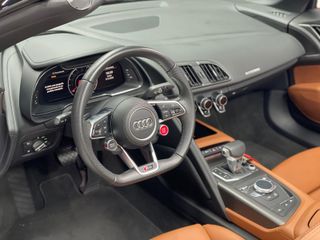 AUDI R8 Spyder V10 FSI perform. RWD S tr.