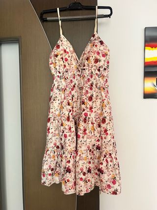 Vestido floral beige y multicolor. M-L