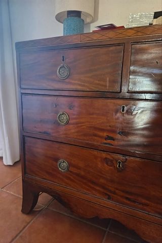 Cómoda Antigua de Madera. En El Perelló-Tarragona