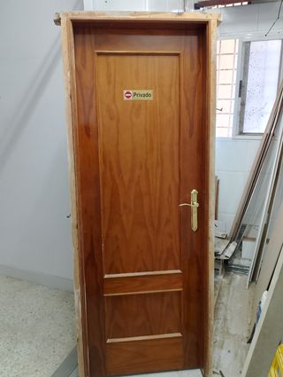 Puerta interior madera maciza