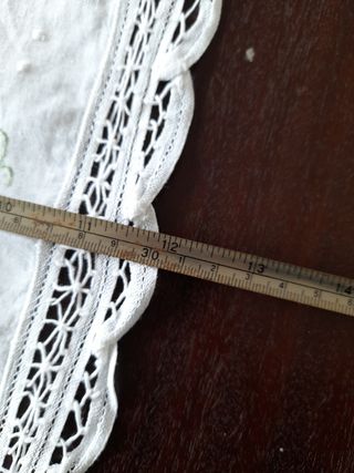 Pano de linho branco bordado